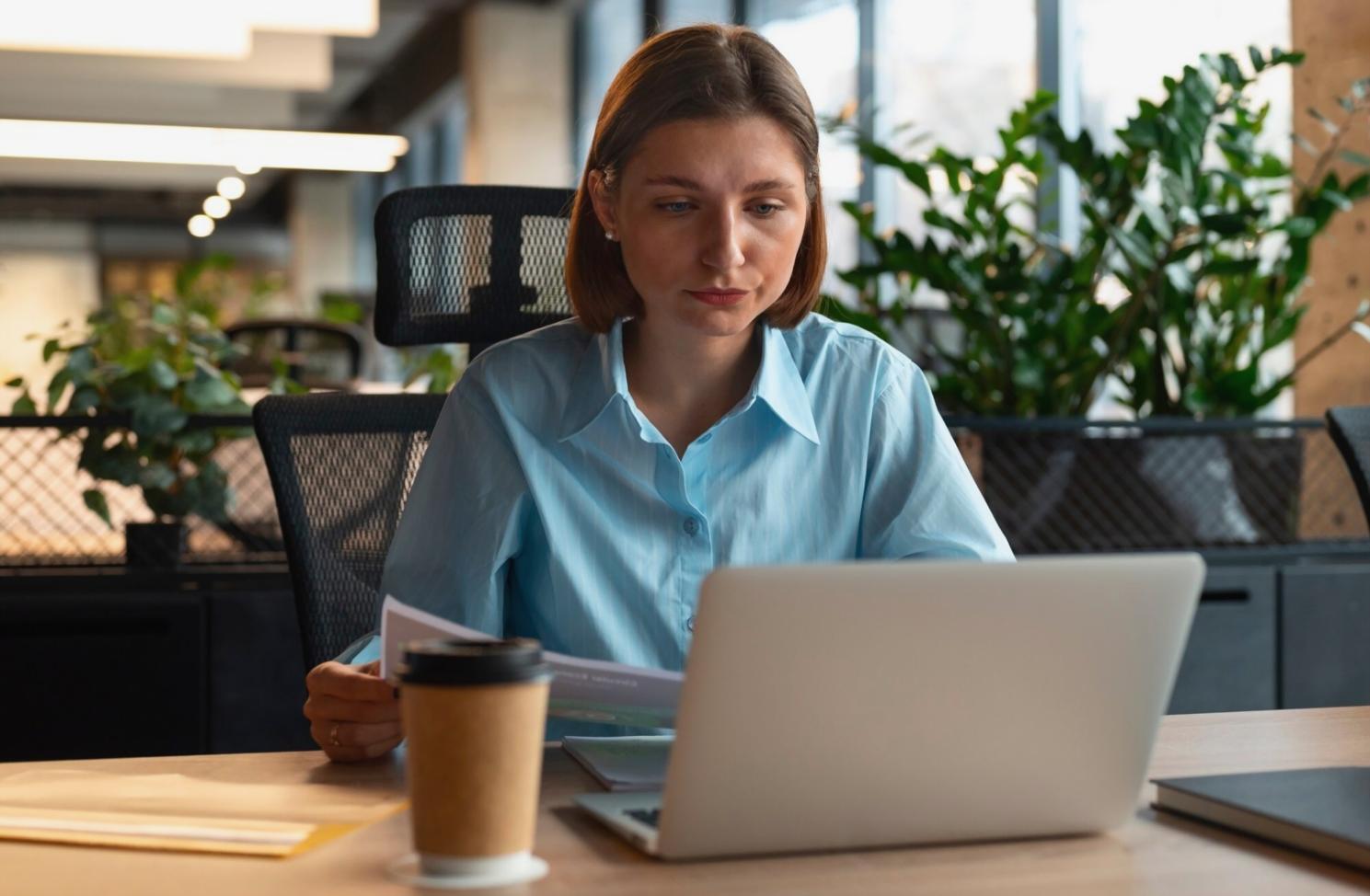 Ambiente di studio durante una lezione pratica del corso beauty